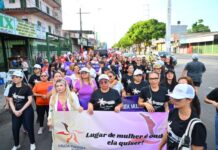 Mais de 500 mulheres ocupam ruas da Zona Leste de Manaus em caminhada contra violência e feminicídio