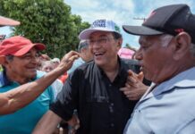 Braga promete tirar comunidades da “poeira e da lama” e busca solução para energia durante agenda no interior do Amazonas