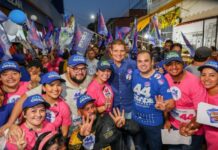 Roberto Cidade realiza caminhada de campanha no bairro São José, em Manaus