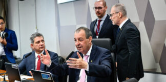 Omar diz que fim da escala 6×1 beneficiará 19 milhões de mulheres: “É uma matéria que pede empatia”