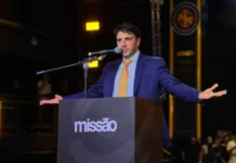 Renan Santos chama Sergio Moro de “rato” durante congresso no Paraná