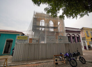 Obra do Casarão de São Vicente realizada pela prefeitura avança com recuperação da fachada, fundações e elementos metálicos