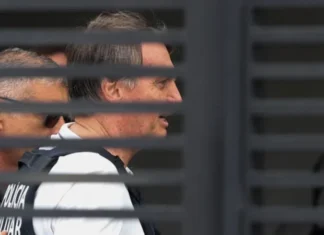 Moraes autoriza retomada de visitas de grupo de oração a Jair Bolsonaro