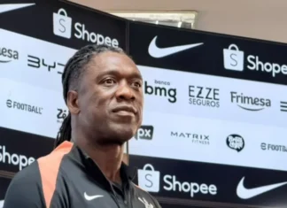 Julio Cesar elogia trabalho de Seedorf no Corinthians, mas cobra resultados