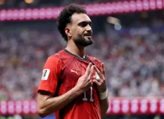 Fifa suspende técnico do Egito por três jogos e atacante recebe punição de cinco partidas após críticas à arbitragem